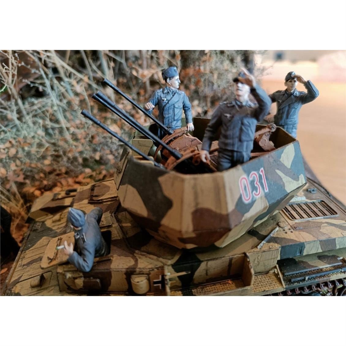Dragon 6191 1/35 Ölçek, (Achtung-Jabo!) Tank Mürettebatı (Fransa 1944) Asker Figürleri Plastik Model Kiti