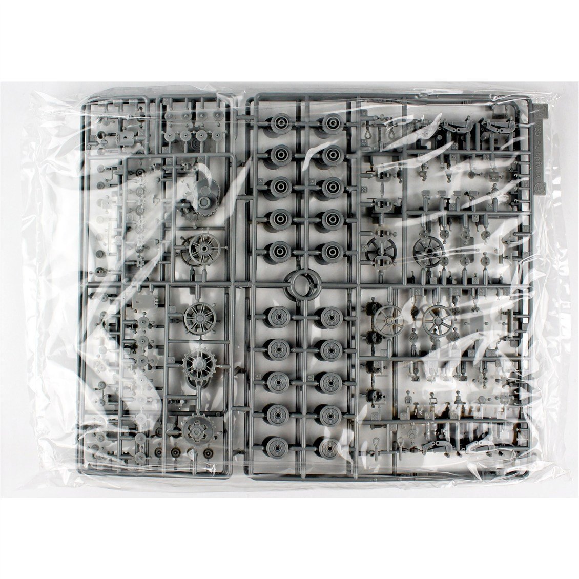 Dragon 6369 1/35 Ölçek, Jagdpanzer IV L/48, 1944 Üretimi Tank Avcısı (Zimmerit kaplamalı), Plastik model Kiti