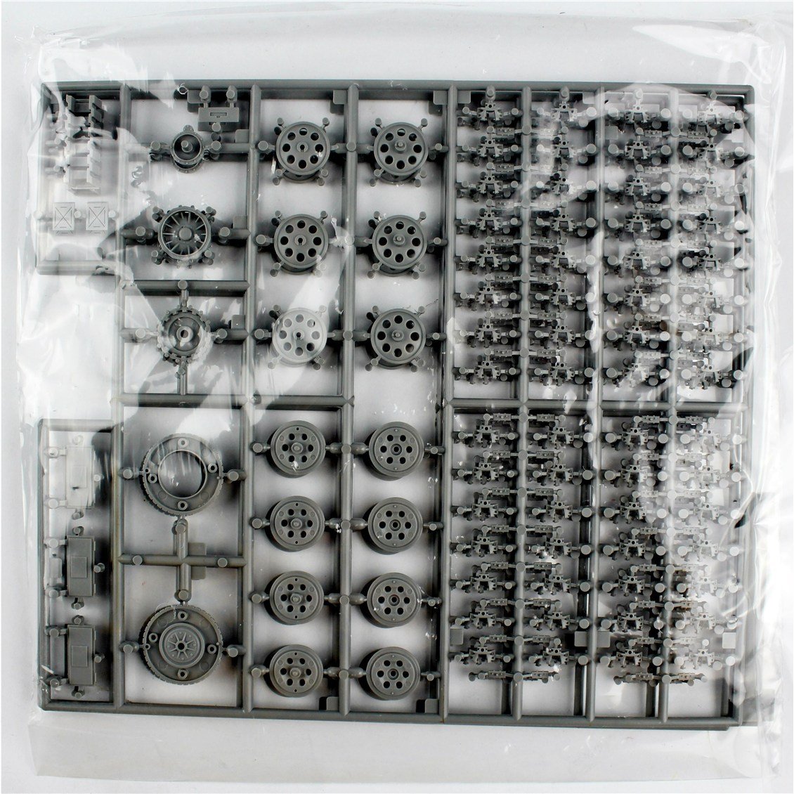 Dragon 6863 1/35 Ölçek, Sd.Kfz.251/9 Ausf.D Alman Yarı Paletli, Toplu, Piyade Taşıyıcı Plastik Model Kiti