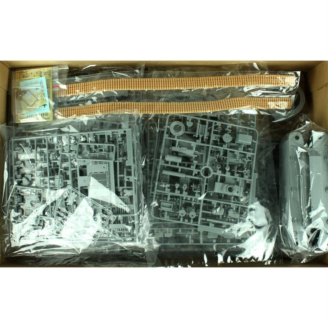 Dragon 6869 1/35 Ölçek, Panzerkampwagen VI(P)/Bergepanzer Tiger(P) Tankı Plastik Model Kiti