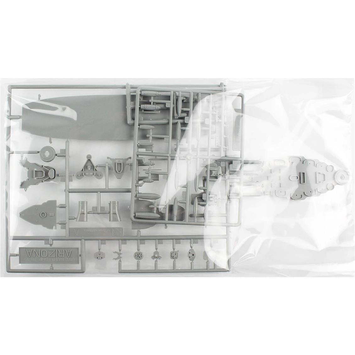Dragon 7127 1/700 Ölçek, U.S.S. Arizona BB-39 Savaş Gemisi ve IJN Type 97 (Kate) Bombardıman Uçağı plastik Model Kiti