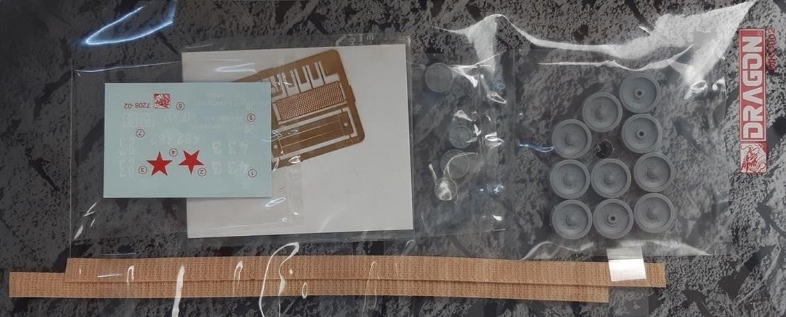 Dragon 7208 1/72 Ölçek, Soviet SU-100 Tank Avcısı Plastik Model Kiti