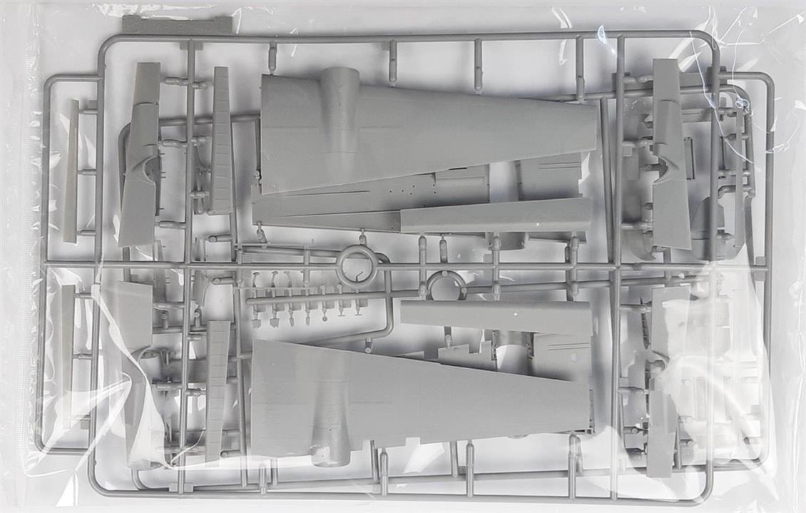 Dragon (CyberHobby) 5556 1/48 Ölçek, Bf110D-1/R1 (Dackelbauch) Savaş Uçağı Plastik Model Kiti