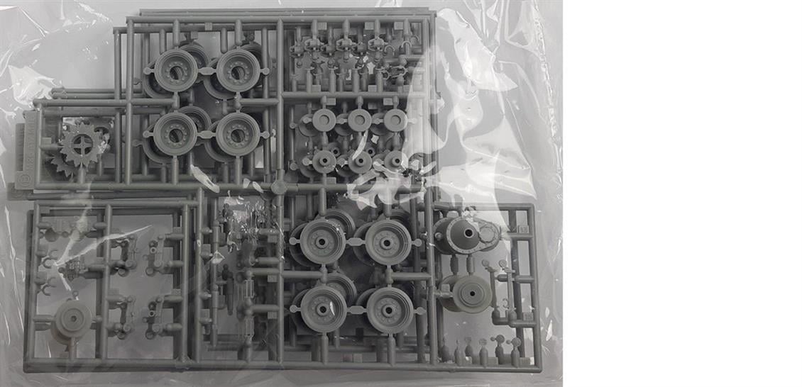Dragon (CyberHobby) 9147 1/35 Ölçek, M-46 Patton Tankı ve Pusan Perimeter 1950 Figürleri Demonte Plastik Maket Seti