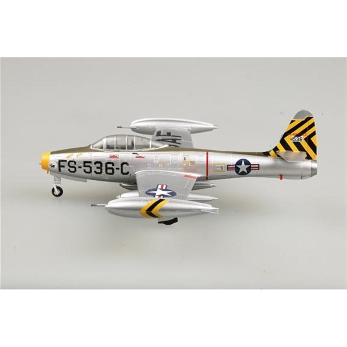Easy Hobby 37106 1/72 Ölçek, F84E-25, 8th FBS, Lt.Donald James Savaş Uçağı, Sergilemeye Hazır Plastik Model