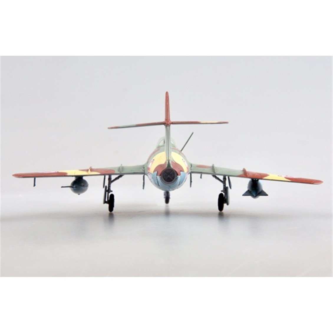 Easy Hobby 37134 1/72 Ölçek, MiG-15 bis North Korean Air Force Savaş Uçağı, Sergilemeye Hazır Plastik Model