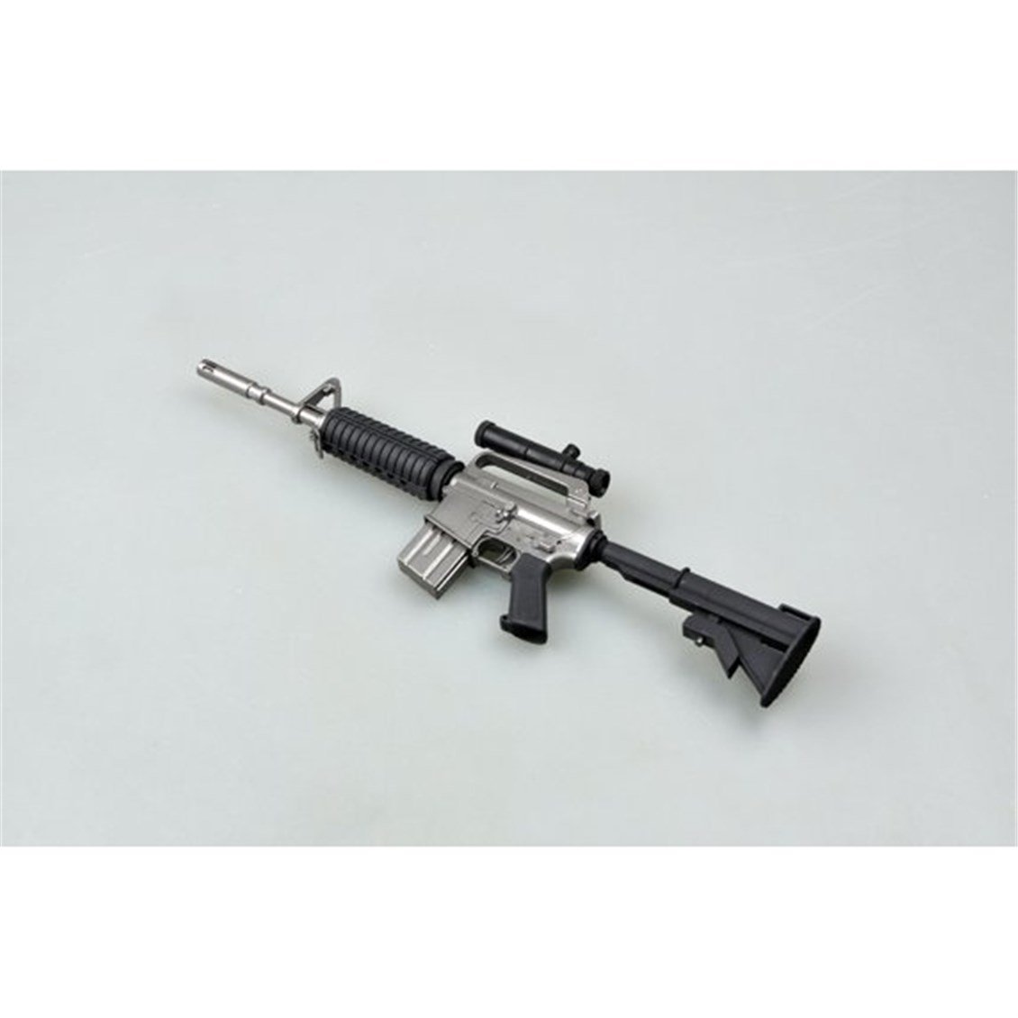Easy Hobby 39105 1/3 Ölçek,  XM177E2 Silahı, Sergilemeye Hazır Plastik Model