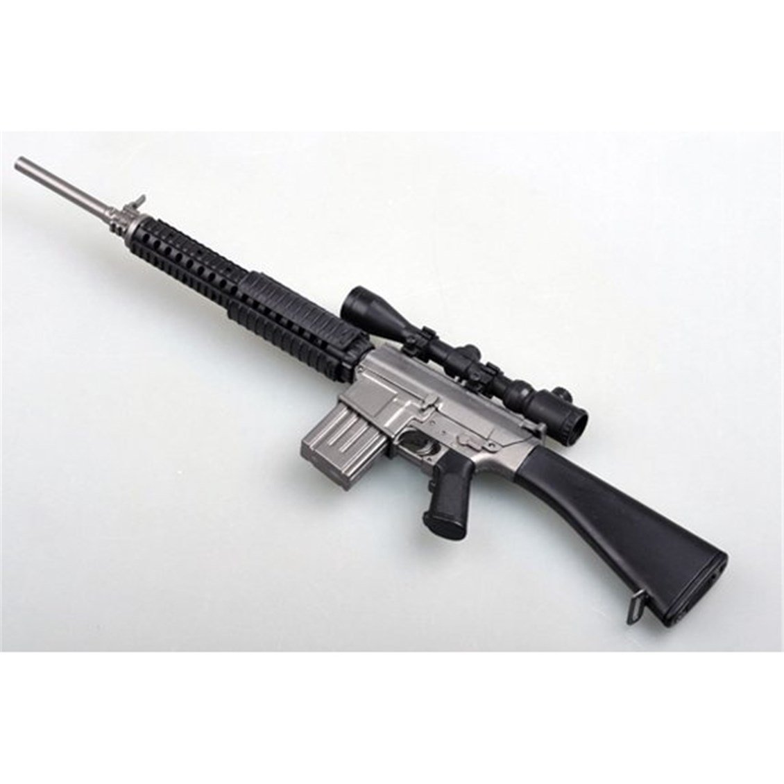 Easy Hobby 39112 1/3 Ölçek, SR25 Silahı, Sergilemeye Hazır Plastik Model
