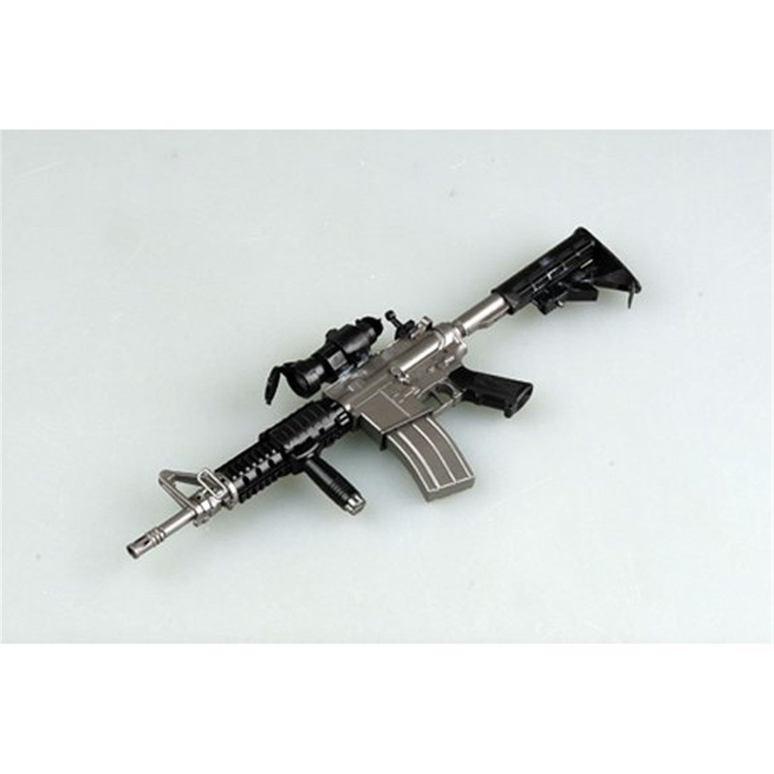 Easy Hobby 39117 1/3 Ölçek,  M933 Silahı, Sergilemeye Hazır Plastik Model