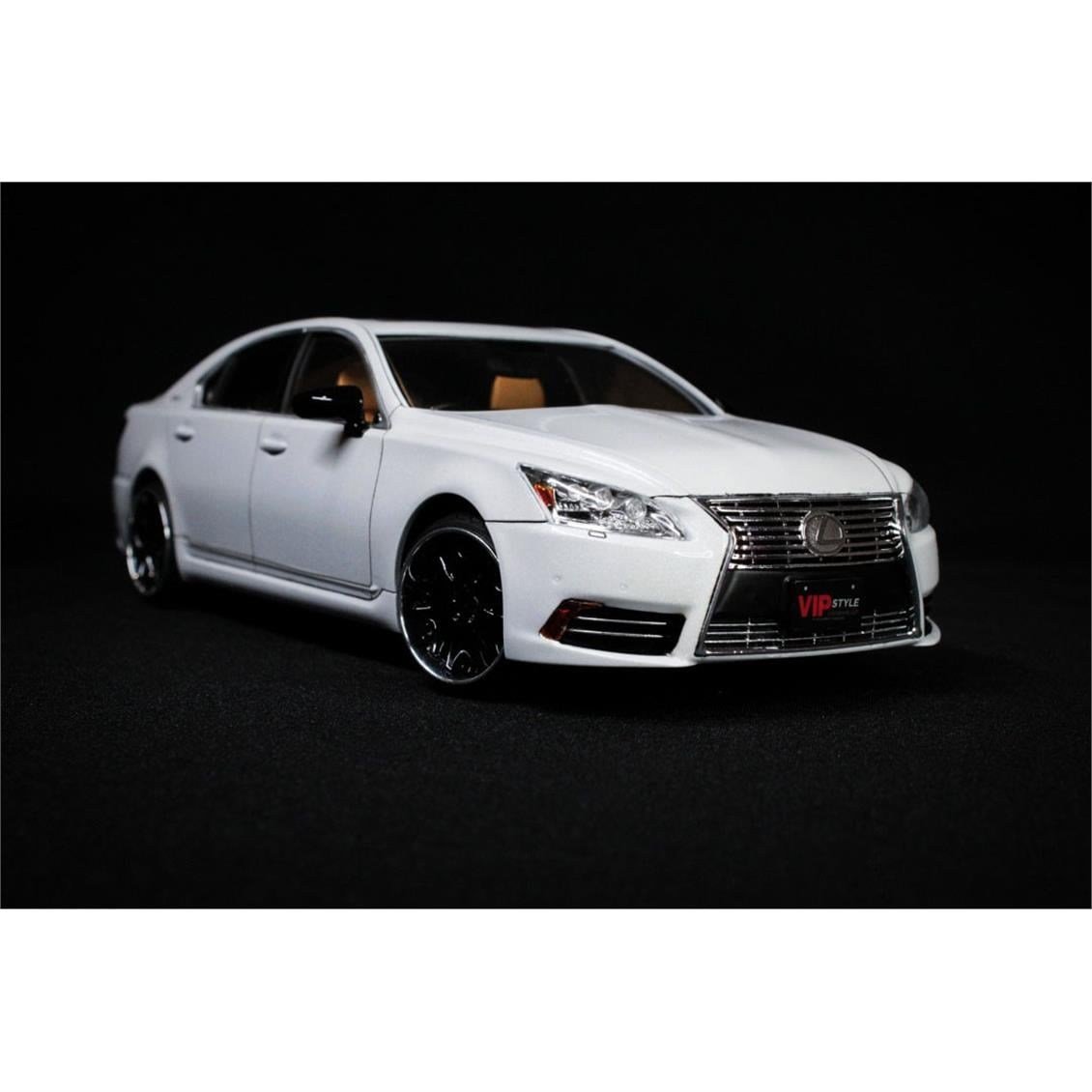 Fujimi ID-97 03925 1/24 Ölçek, Lexus IS600HL 2013, Otomobil Plastik Model Kiti