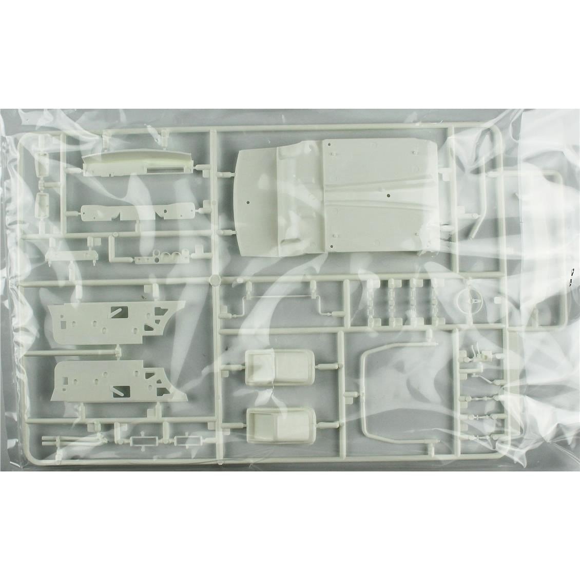 Fujimi ID-98 03930 1/24 Ölçek, Nissan Skyline GT-R KPCG10 Hakosuka, Yarış Aracı Plastik Model Kiti
