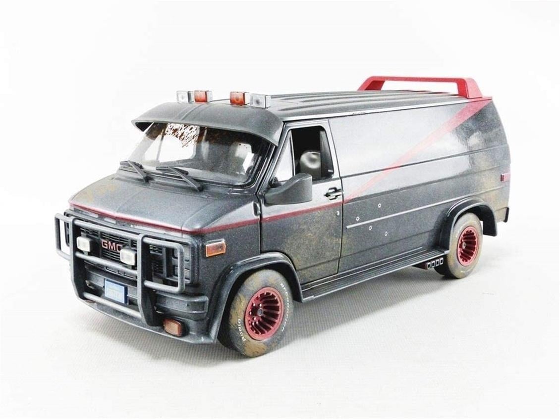 GreenLight 13567 1/18 Ölçek, 1983 GMC Vandura (A Team 1983-87 TV Seri), Gri-Siyah, Sergilemeye Hazır Metal Araba Modeli