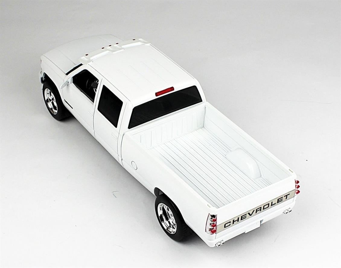 Greenlight 19072 1/18 Ölçek, 1997 Chevrolet Silverado 3500,Çift Kabin, Beyaz, Sergilemeye Hazır Metal Kamyonet Modeli