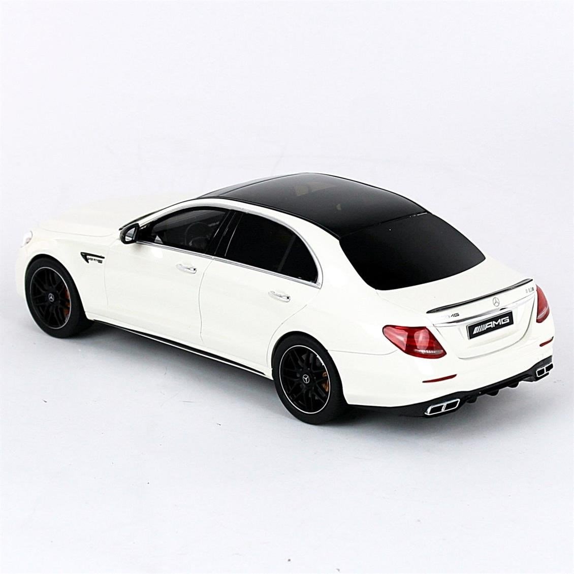 GT Spirit B66965711 1/18 Ölçek, Mercedes Benz AMG E63 S W213 Novelty, Sergilemeye Hazır Metal Araba Modeli