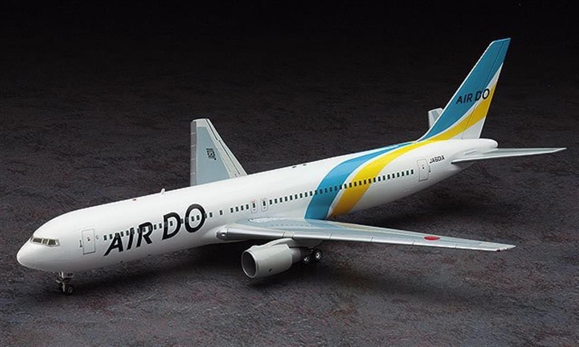 Hasegawa 20 10720 1/200 Ölçek, Boeing 767-300 AIR DO Yolcu Uçağı Plastik Model Kiti