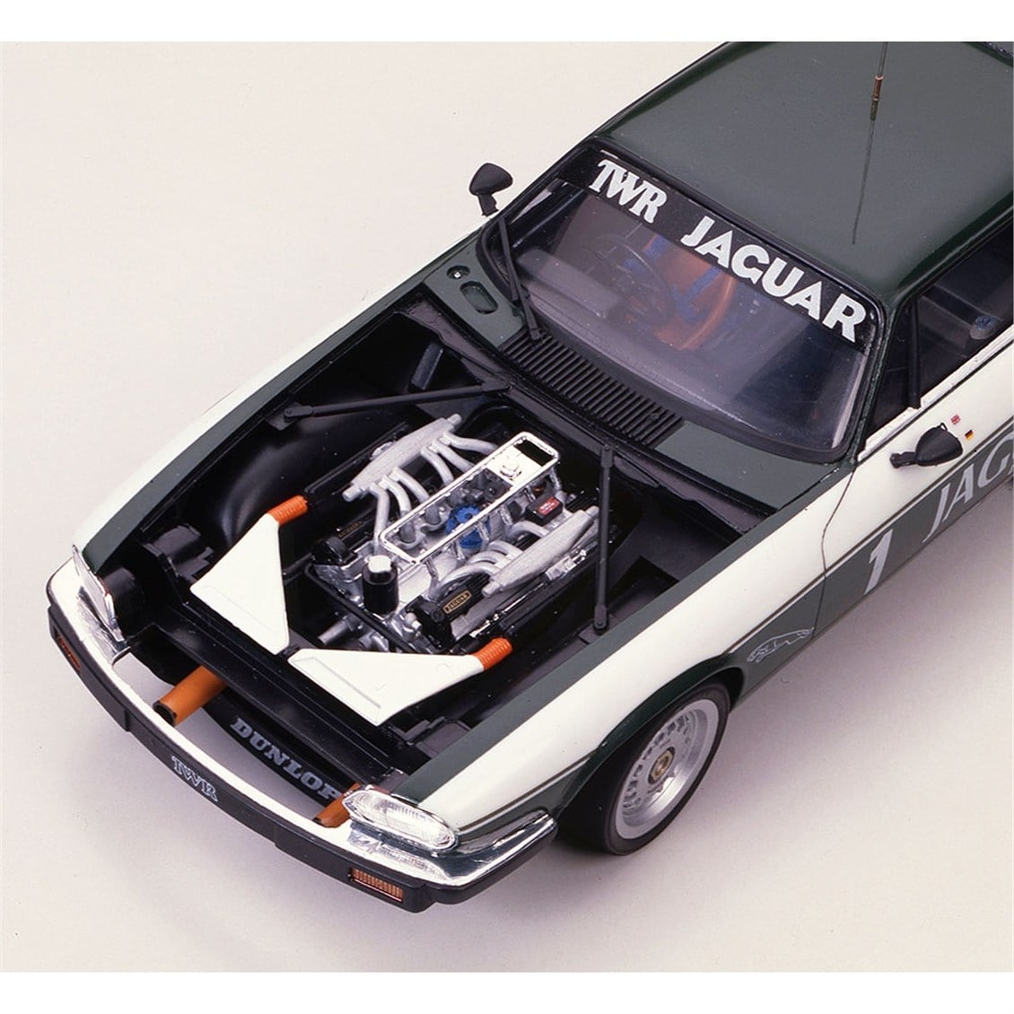 Hasegawa 20305 1/24 Ölçek, Jaguar XJ-S H.E.TWR, Yarış Aracı Plastik Model Kiti