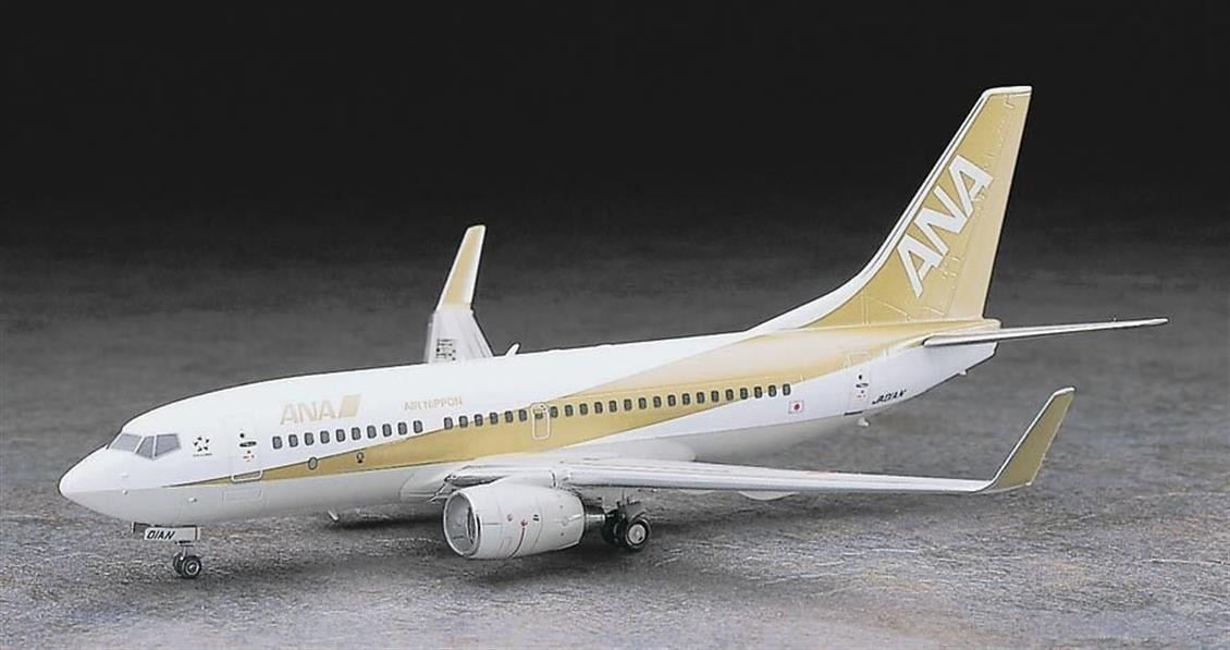 Hasegawa 35 10735 1/200 Ölçek, Boeing 737-700 ANA Yolcu Uçağı Plastik Model Kiti