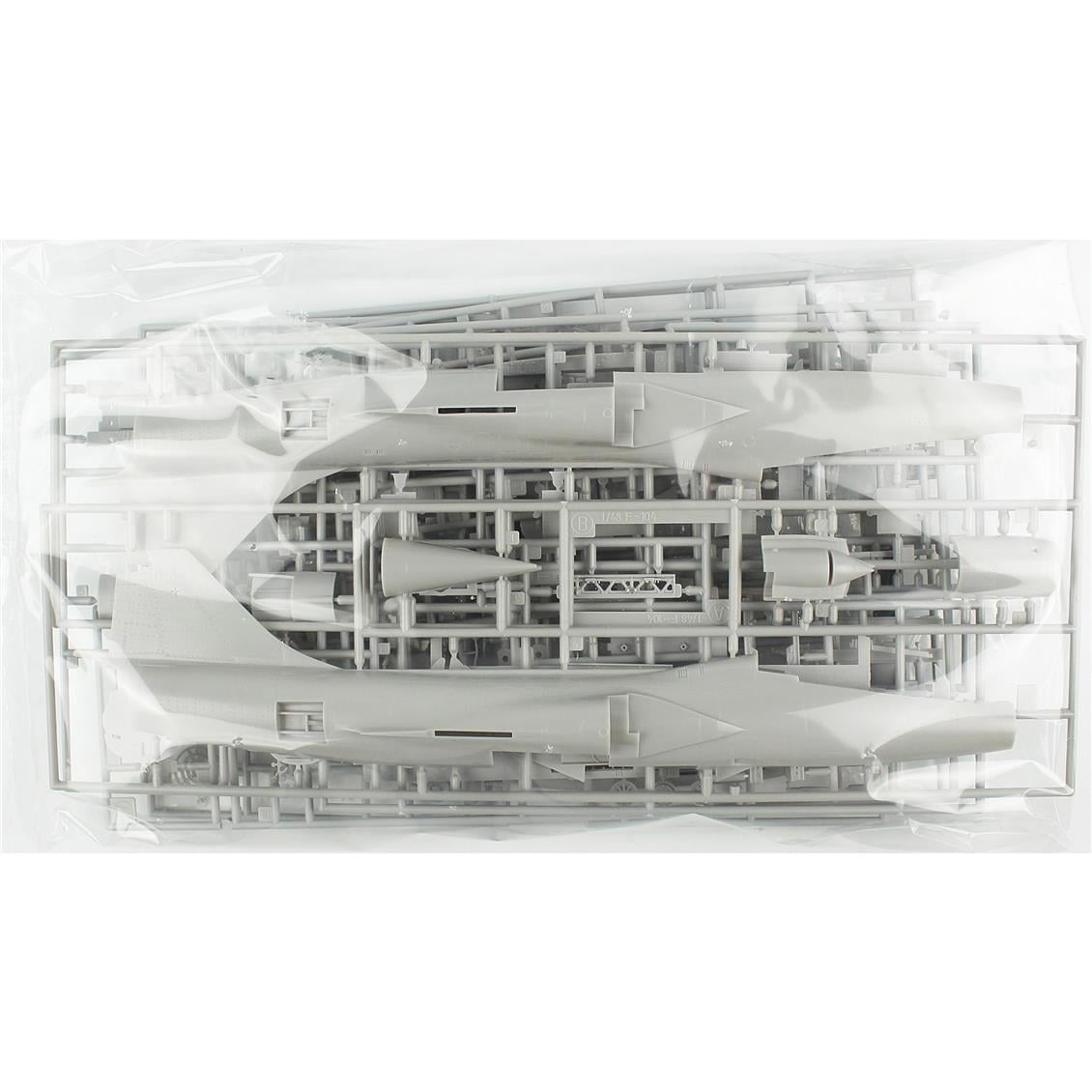 Hasegawa 7544 1/48 Ölçek, CF-104D Starfighter (Starfighters), Savaş Uçağı Plastik Model Kiti