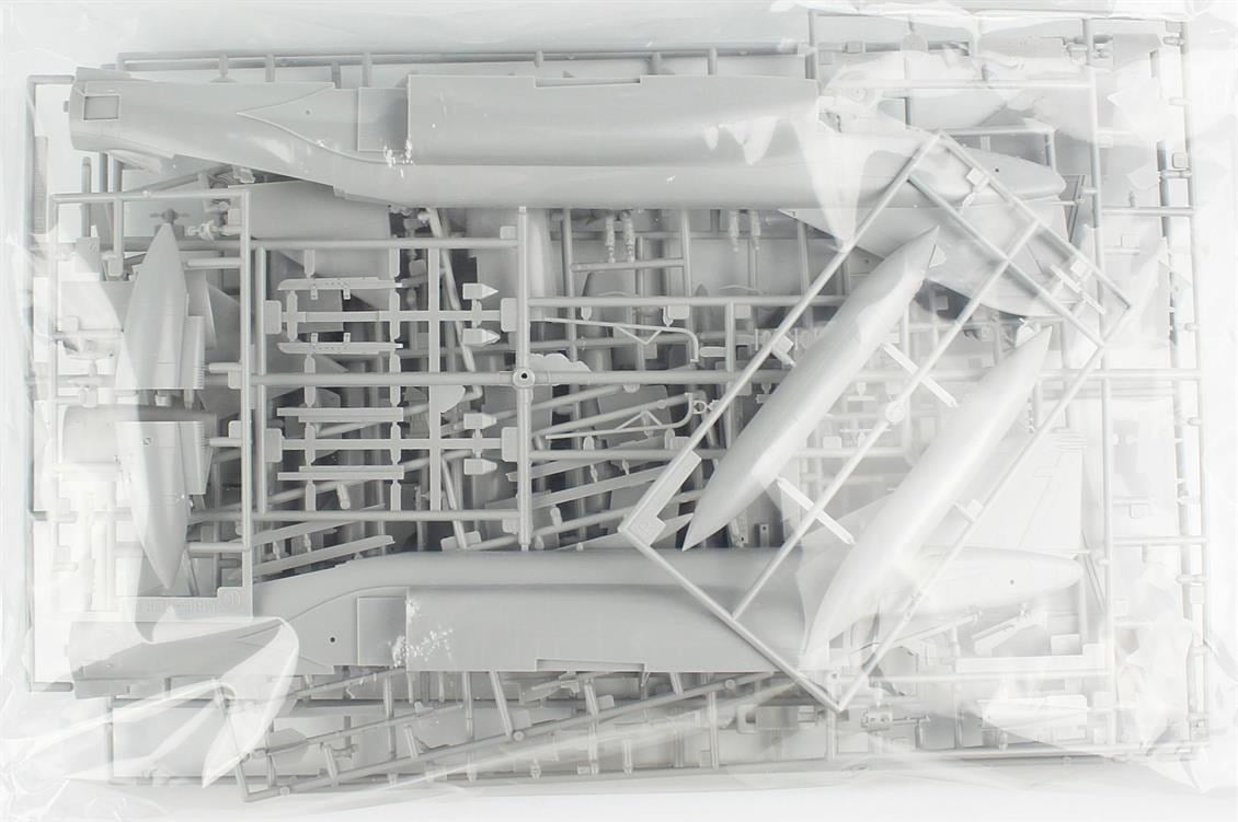Hasegawa PT7 7207 1/48 Ölçek, F-4EJ KAI Phantom II (Super Phantom), Savaş Uçağı Plastik Model Kiti