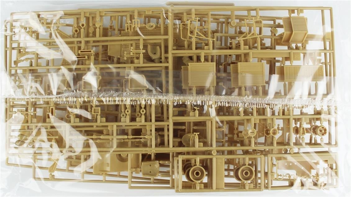 Hasegawa SP473 52273 1/24 Ölçek, Pkw.K1 Kübelwagen Type 82 (Balloon Tire) w/Blonde Girl's Figure, Plastik Model Kiti