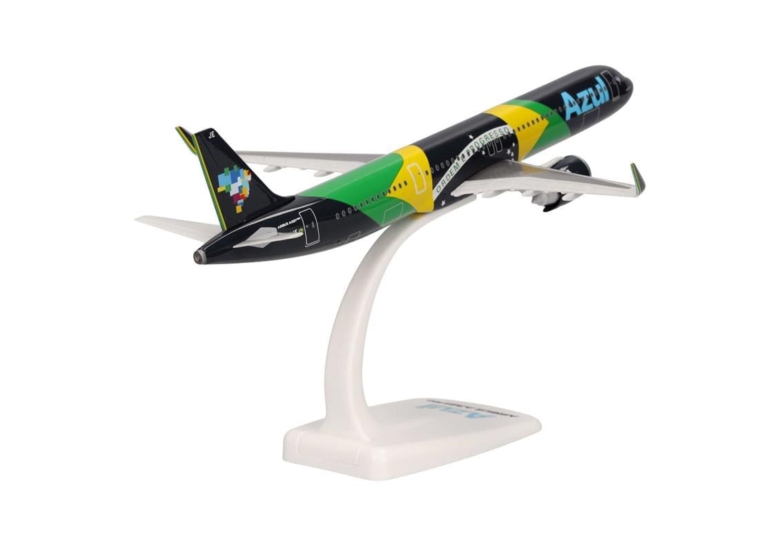 Herpa 613682 1/200 Ölçek, Azul Brazilian Airlines, Airbus A321 neo, Snapfit, Sergilemeye Hazır Model Yolcu Uçağı