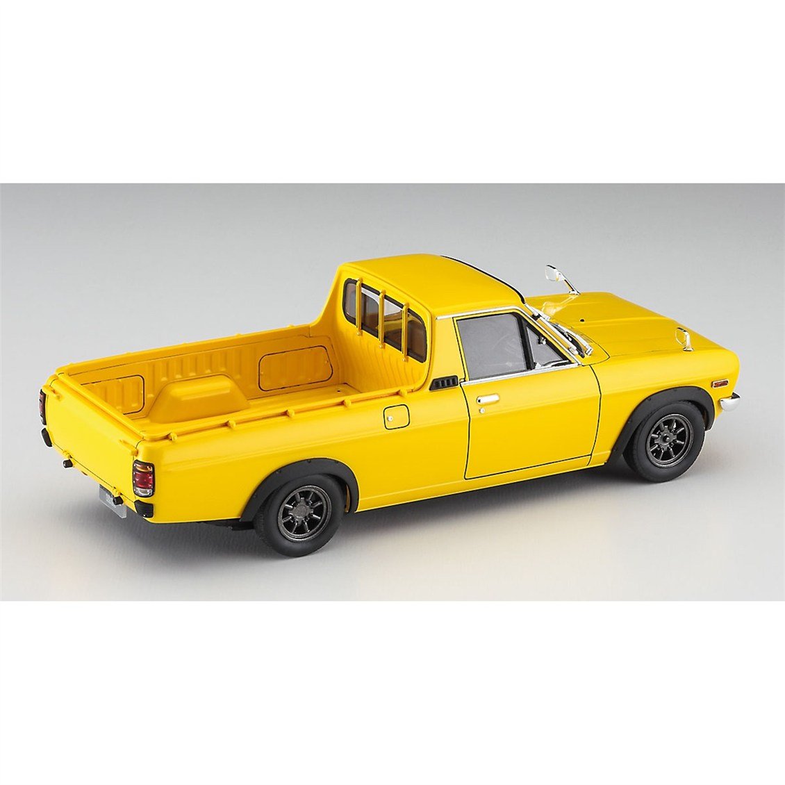 HHasegawa 20641 1/24 Ölçek, Datsun Sunny Truck (GB120), Erken Dönem, Kamyonet Plastik Model Kiti