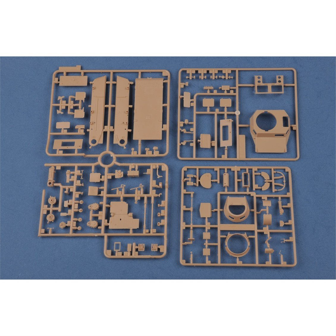 Hobbyboss 80145 1/35 Ölçek, German Panzer 1Ausf A Sd.Kfz.101(Erken ve Geç Dönem) Tankı, Plastik Model Kiti