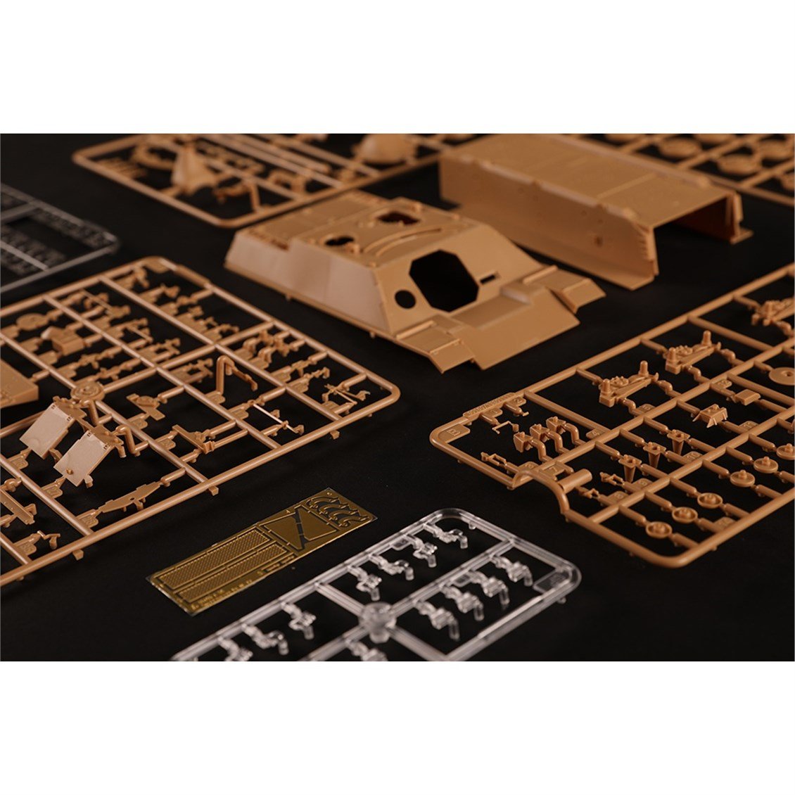 Hobbyboss 80152 1/35 Ölçek, JagdPanzer III/IV (Long E) Tankı, Plastik Model Kiti