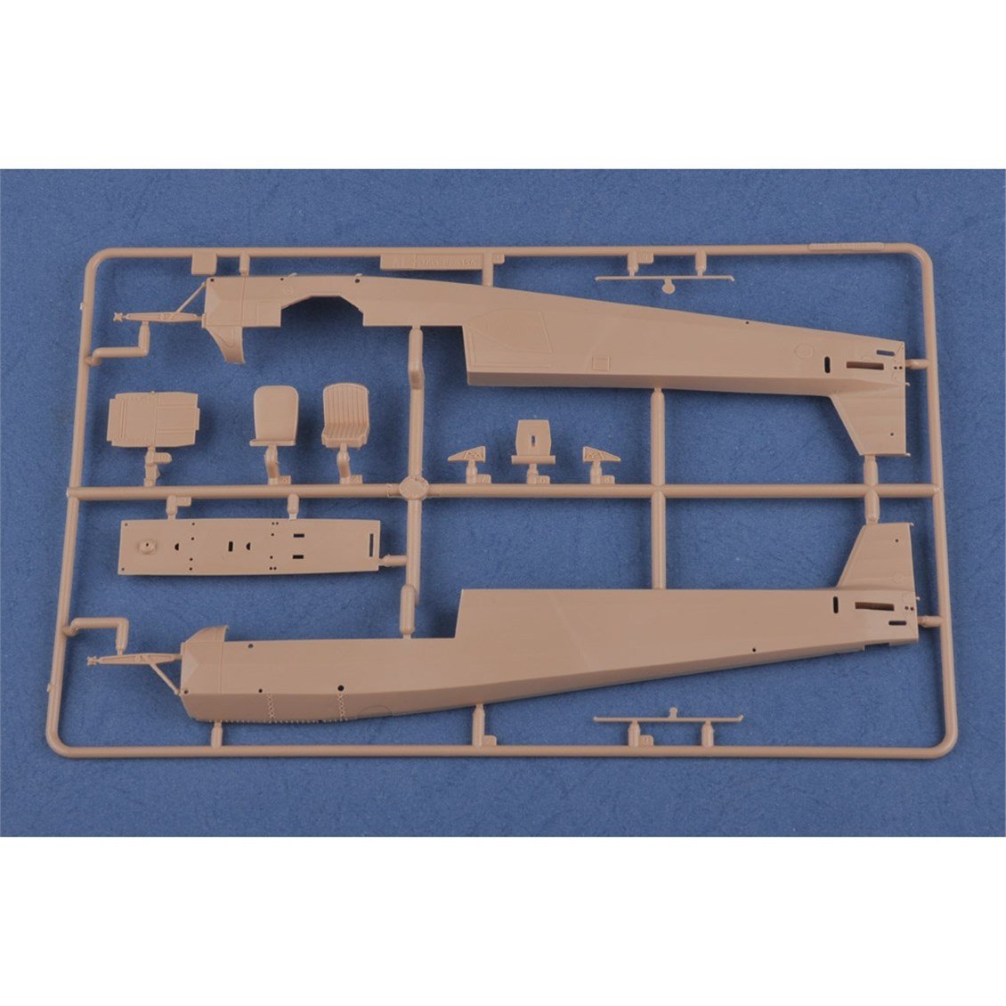 Hobbyboss 80180 1/35 Ölçek, Fieseler Fi-156 A-0/C-1 Storch Savaş Uçağı, Plastik Model Kiti