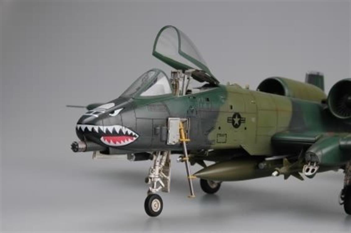 HobbyBoss 80323 1/48 Ölçek, A-10A (Thunderbolt) II, Savaş Uçağı, Plastik Model Kiti