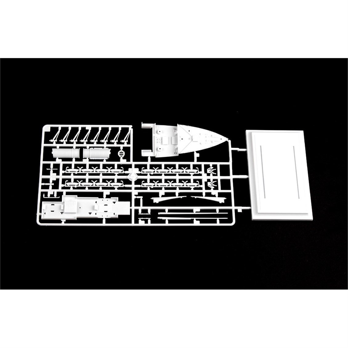 Hobbyboss 81305 1/550 Ölçek, R.M.S. Titanic, Yolcu Gemisi Plastik Model Kiti
