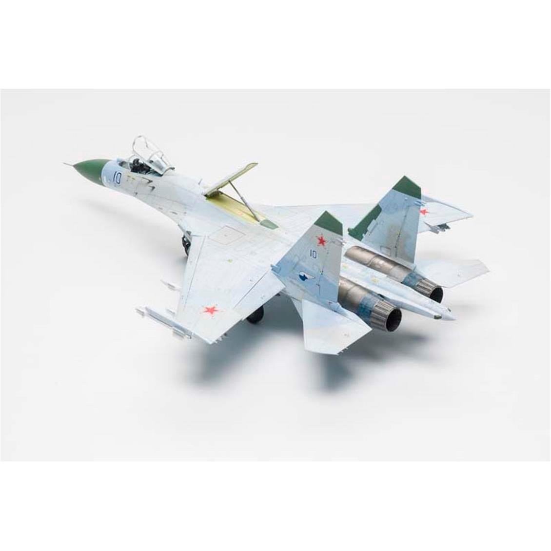 HobbyBoss 81711 1/48 Ölçek, Su-27 Flanker B, Savaş Uçağı, Plastik Model Kiti