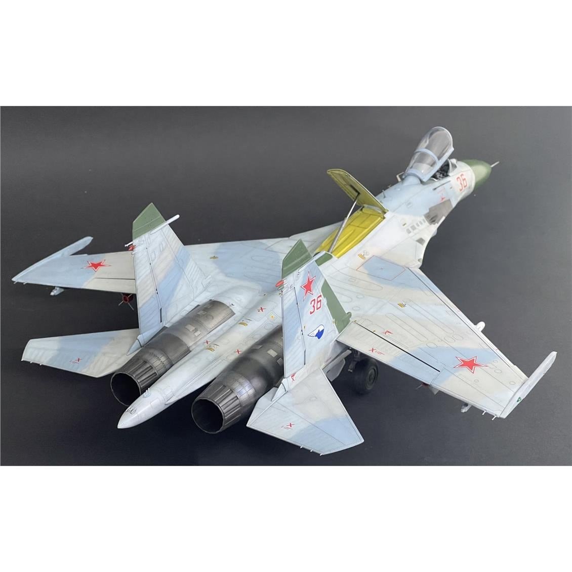 HobbyBoss 81712 1/48 Ölçek, Su-27 Flanker (Erken Dönem), Savaş Uçağı, Plastik Model Kiti