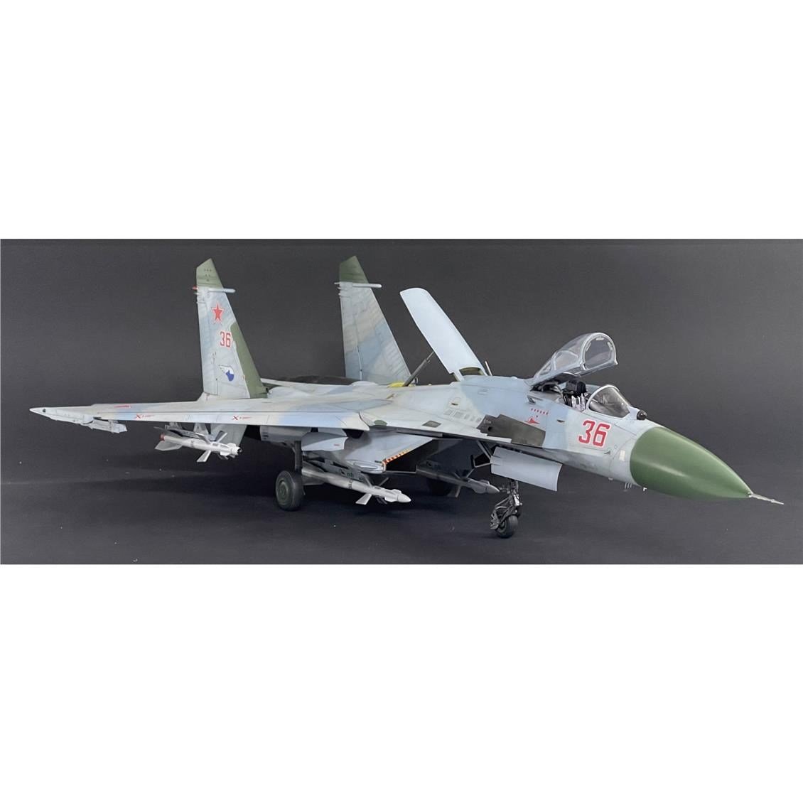 HobbyBoss 81712 1/48 Ölçek, Su-27 Flanker (Erken Dönem), Savaş Uçağı, Plastik Model Kiti