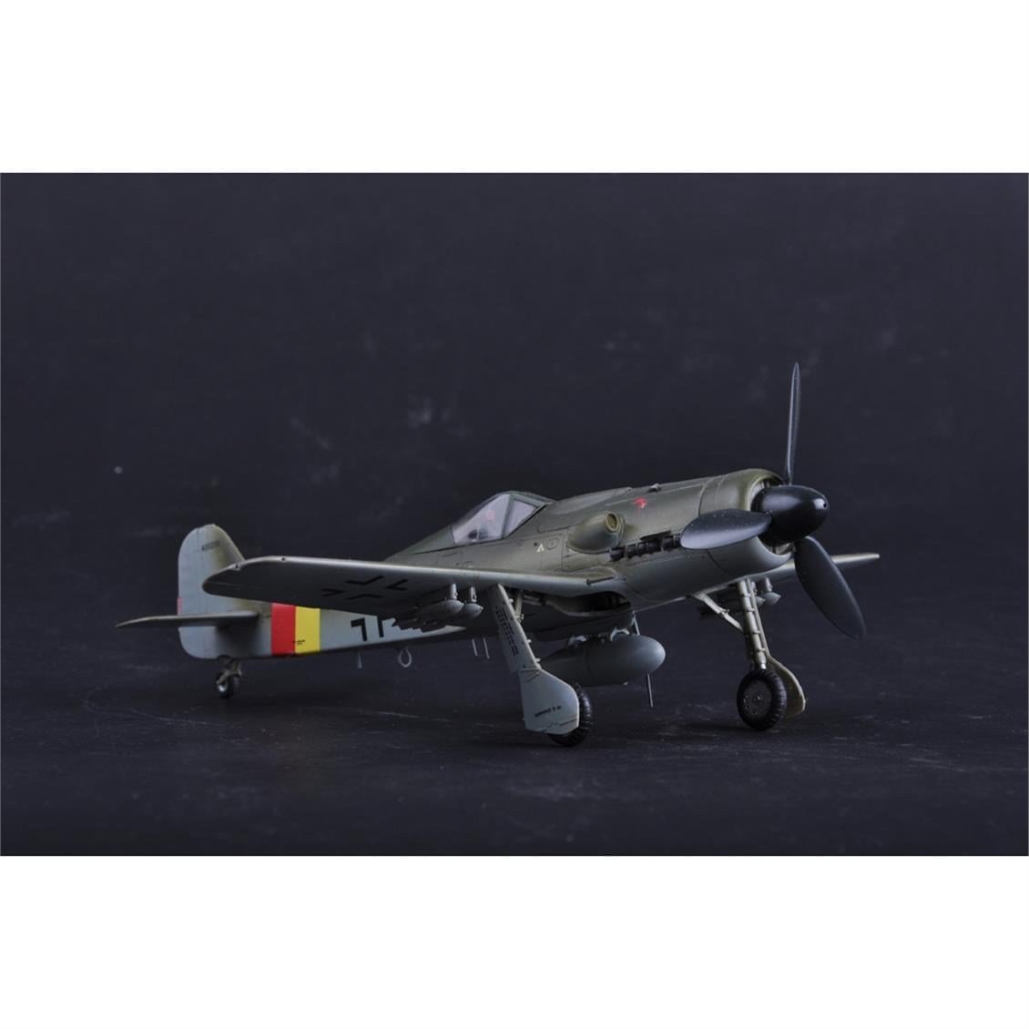 HobbyBoss 81716 1/48 Ölçek, Focke-Wulf FW190D-9, Savaş Uçağı , Plastik Model Kiti