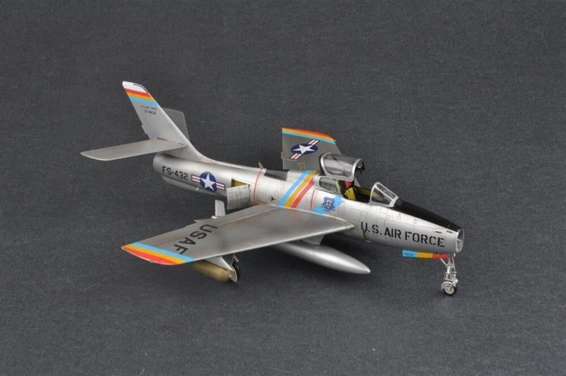 HobbyBoss 81726 1/48 Ölçek, F-84F Thunderstreak, Savaş Uçağı, Plastik Model Kiti