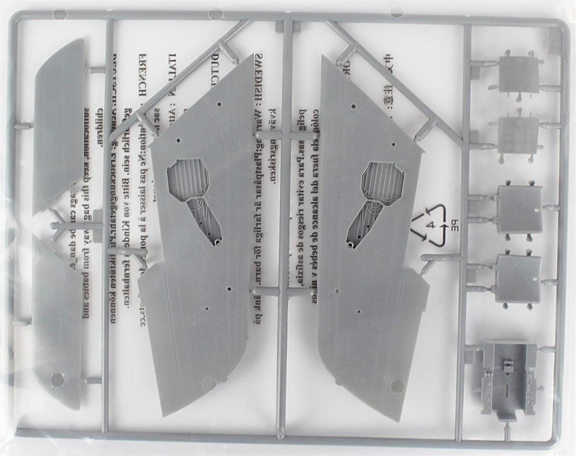HobbyBoss 81726 1/48 Ölçek, F-84F Thunderstreak, Savaş Uçağı, Plastik Model Kiti