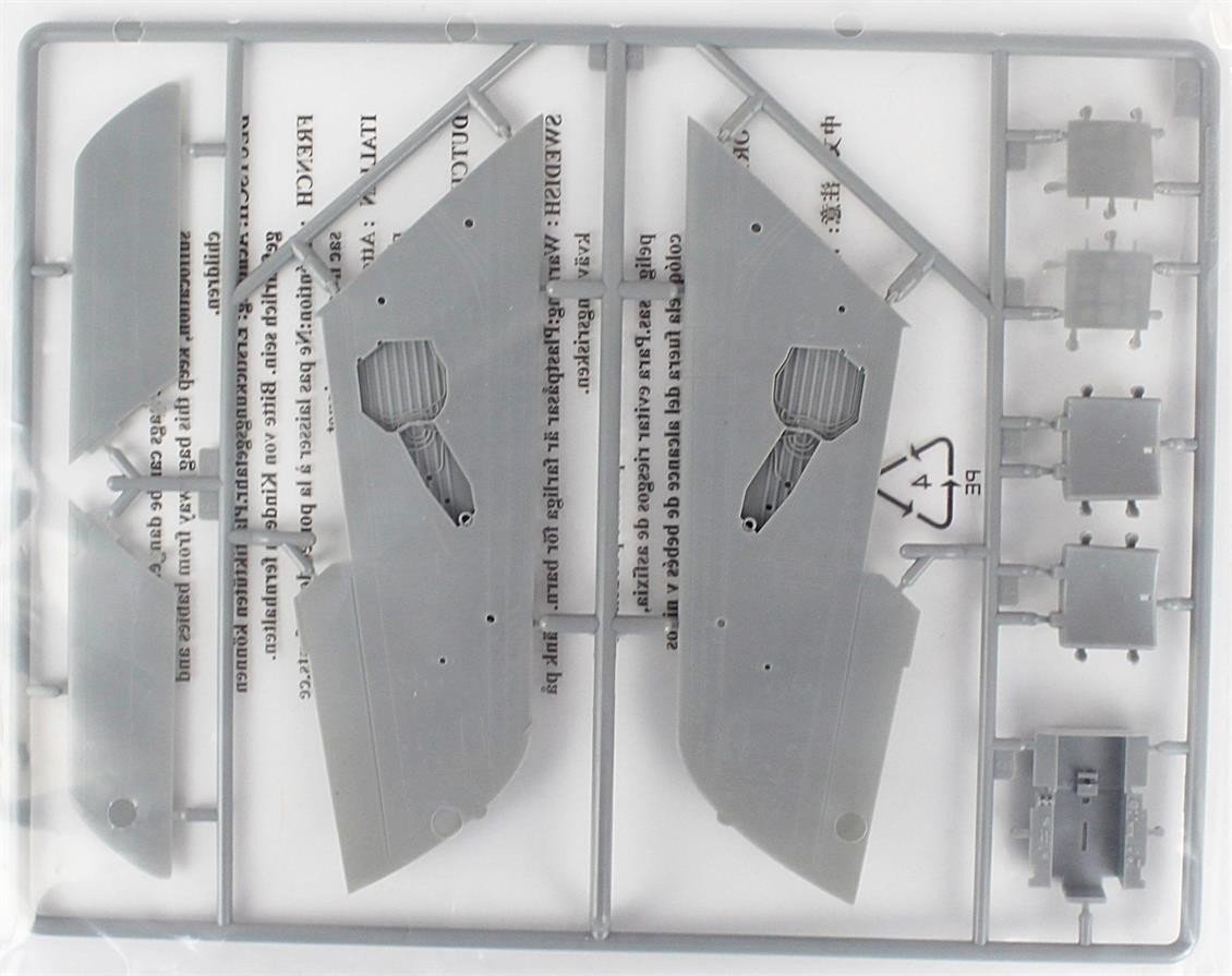 HobbyBoss 81726 1/48 Ölçek, F-84F Thunderstreak, Savaş Uçağı, Plastik Model Kiti