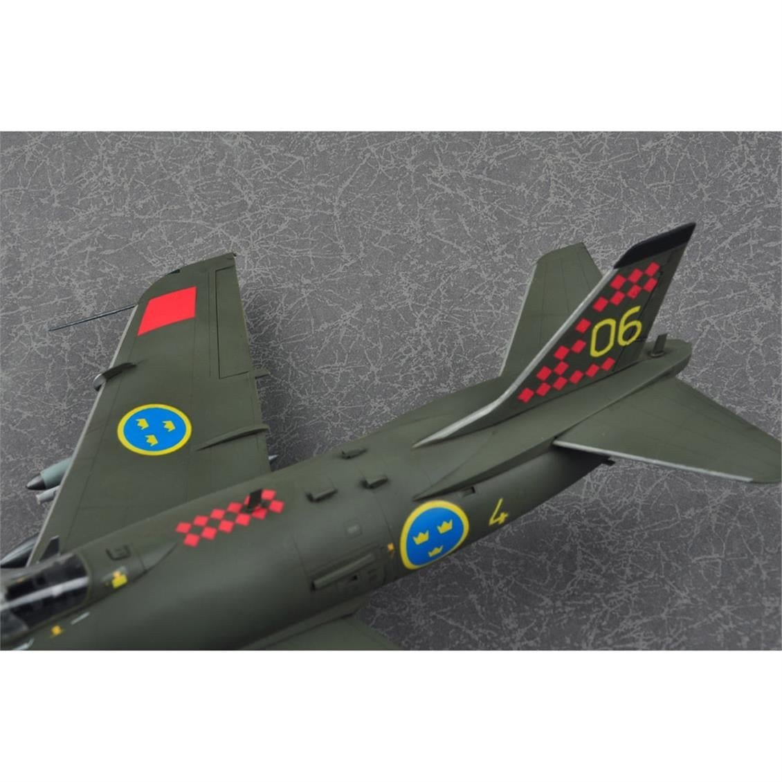 HobbyBoss 81752 1/48 Ölçek, SAAB J-32B/E Lansen, Savaş Uçağı, Plastik Model Kiti