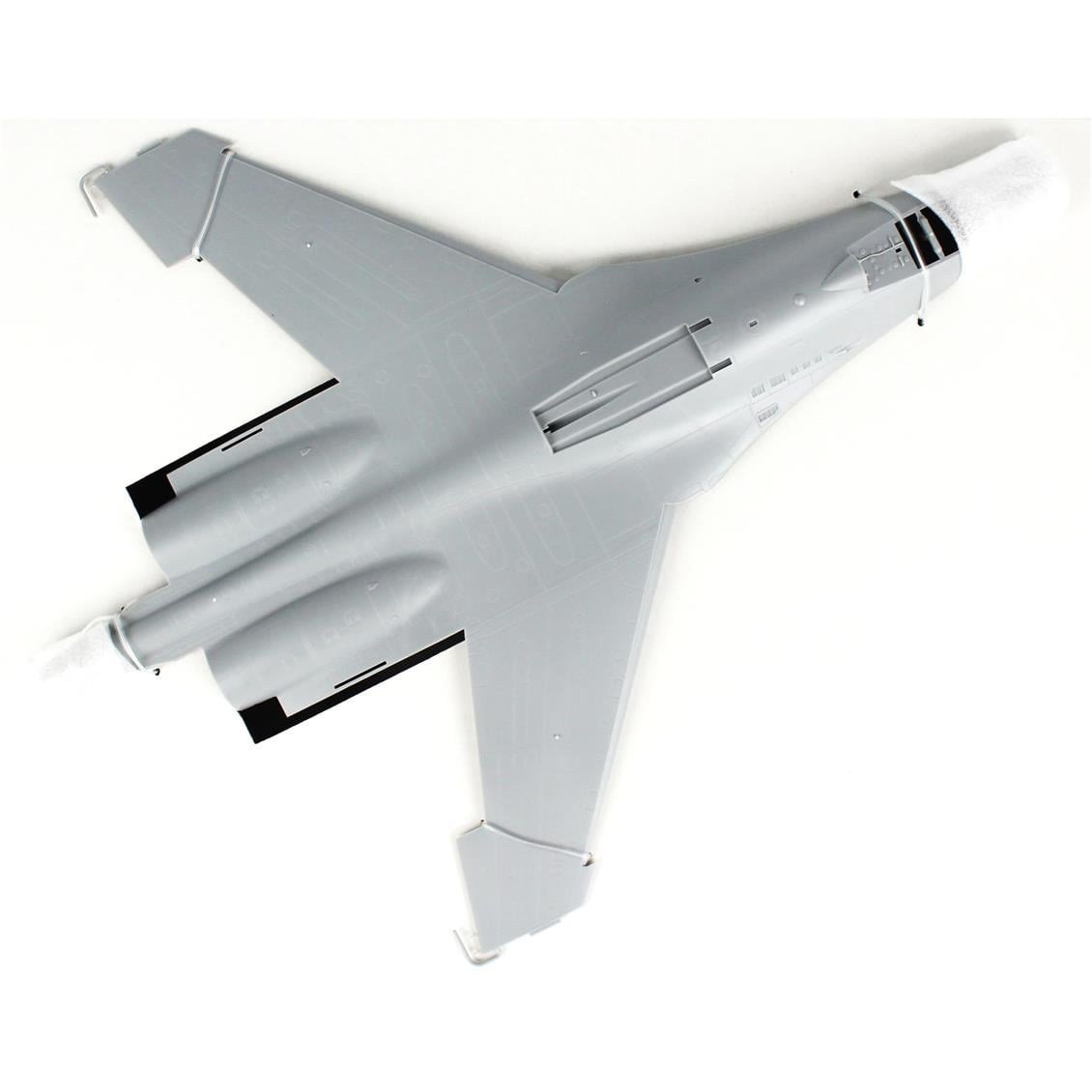 HobbyBoss 81776 1/48 Ölçek, Su-27 Flanker B  Russian Knights, Savaş Uçağı, Plastik Model Kiti