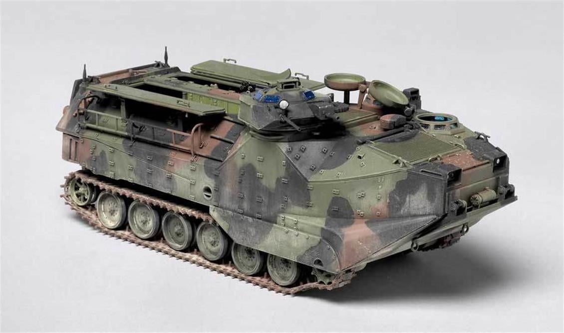 Hobbyboss 82413 1/35 Ölçek, AAVP-7A1 Amfibi Hücum Aracı, Plastik Model Kiti