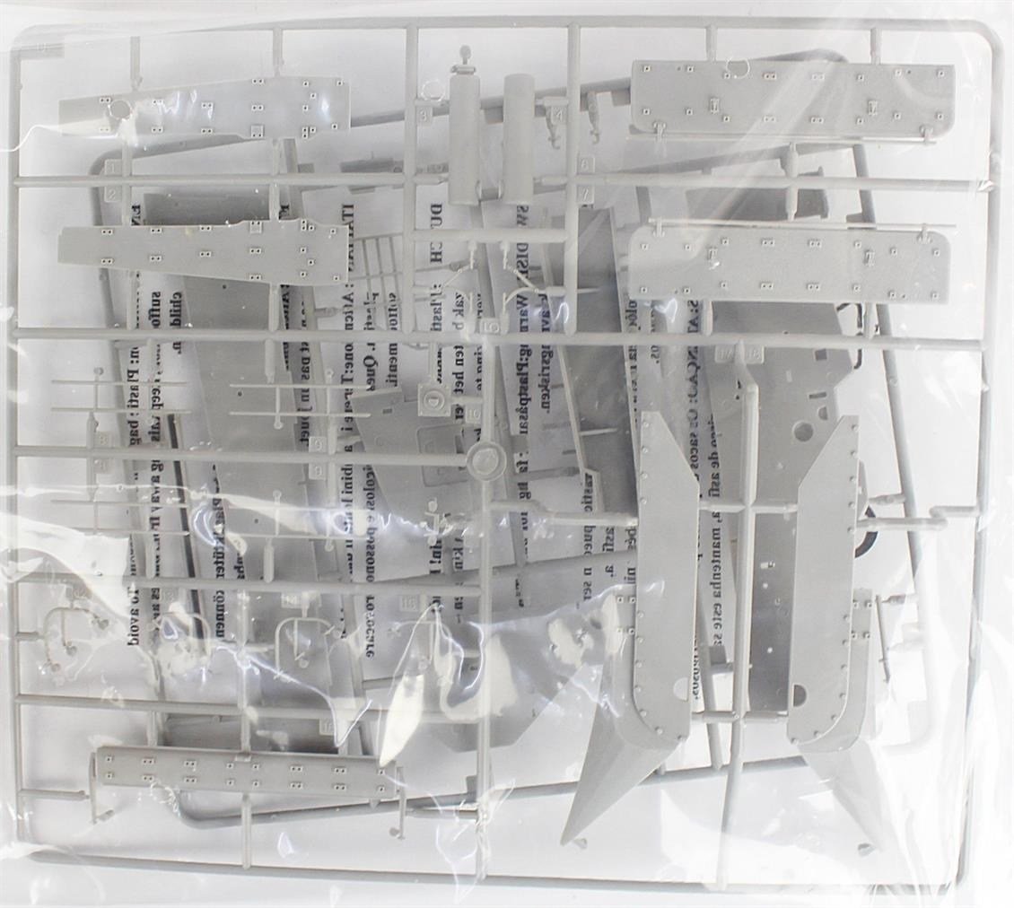 Hobbyboss 82413 1/35 Ölçek, AAVP-7A1 Amfibi Hücum Aracı, Plastik Model Kiti