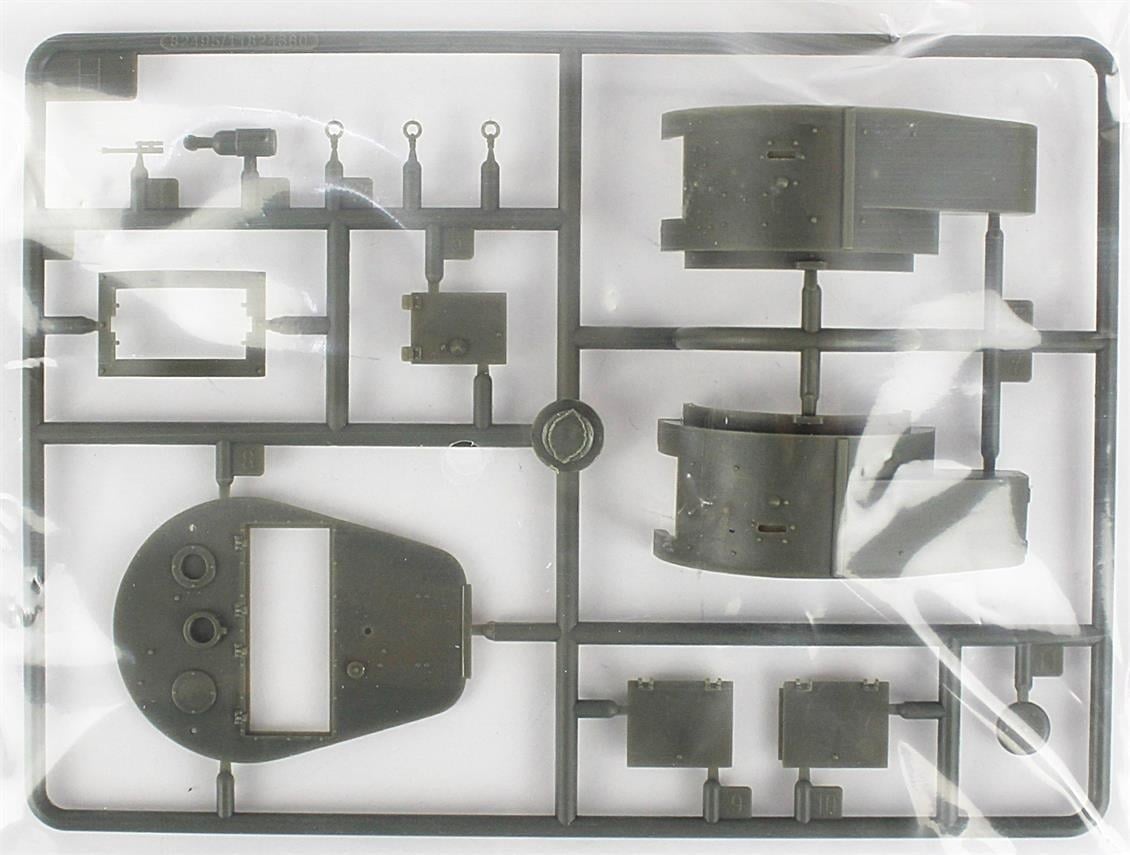 HobbyBoss 82496 1/35 Ölçek, Sovyet T-26 Hafif Piyade Tankı Mod.1935, Plastik Model Kiti
