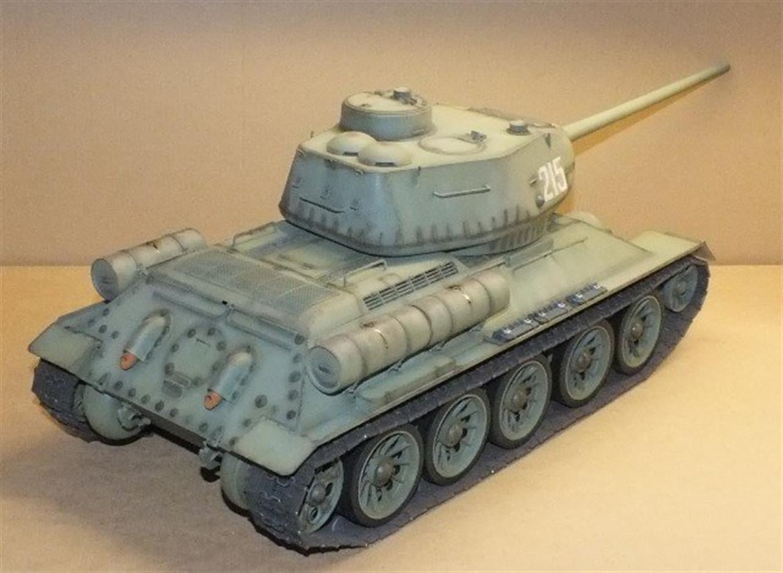 HobbyBoss 82602 1/16 Ölçek, Sovyet T-34/85 Tankı, Plastik Model Kiti