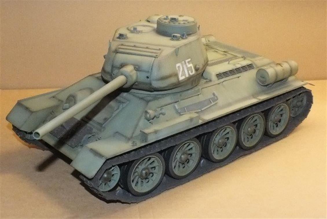 HobbyBoss 82602 1/16 Ölçek, Sovyet T-34/85 Tankı, Plastik Model Kiti