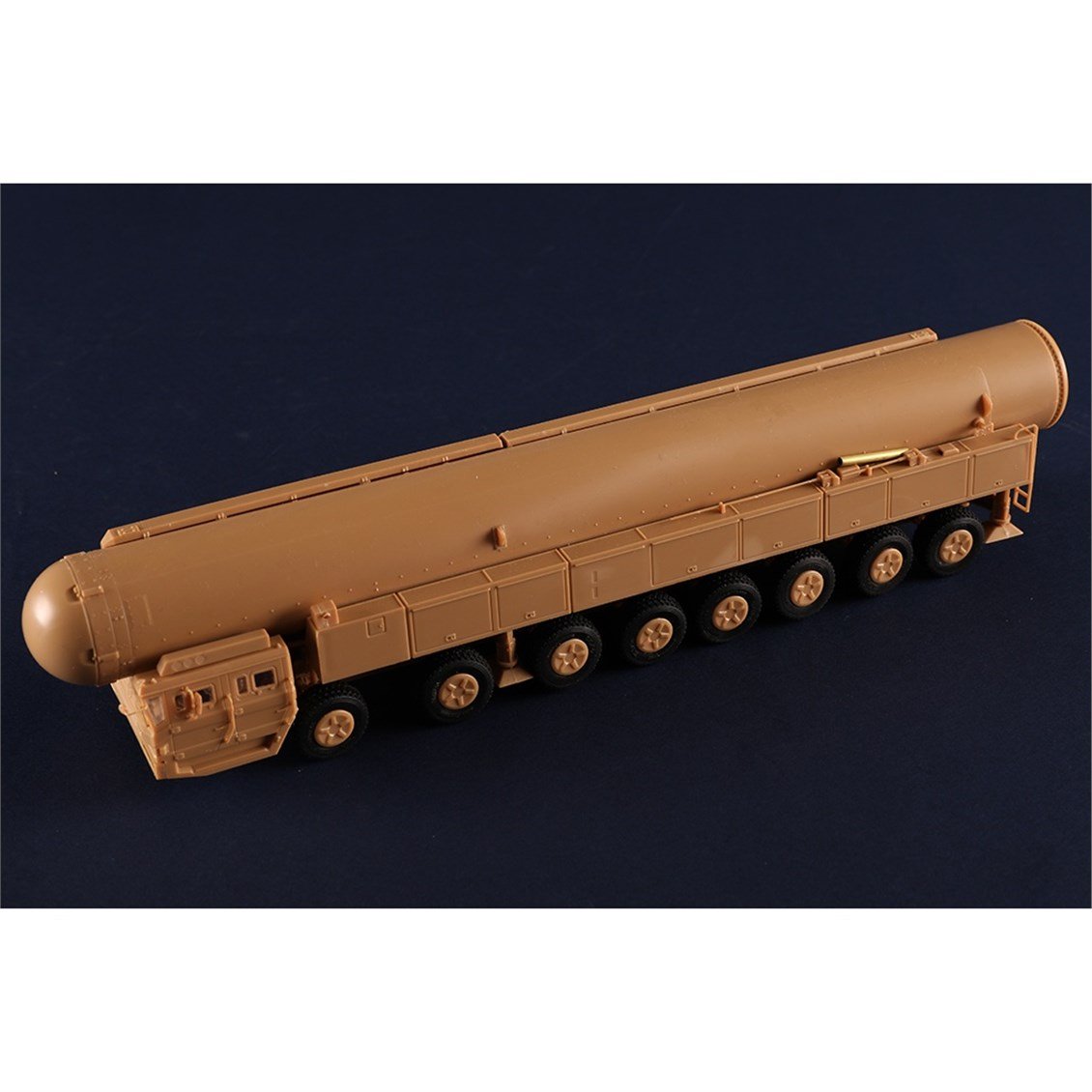 Hobbyboss 82963 1/72 Ölçek, Dongfeng DF-41 ICBM Mobil Füzesi, Plastik Model Kiti