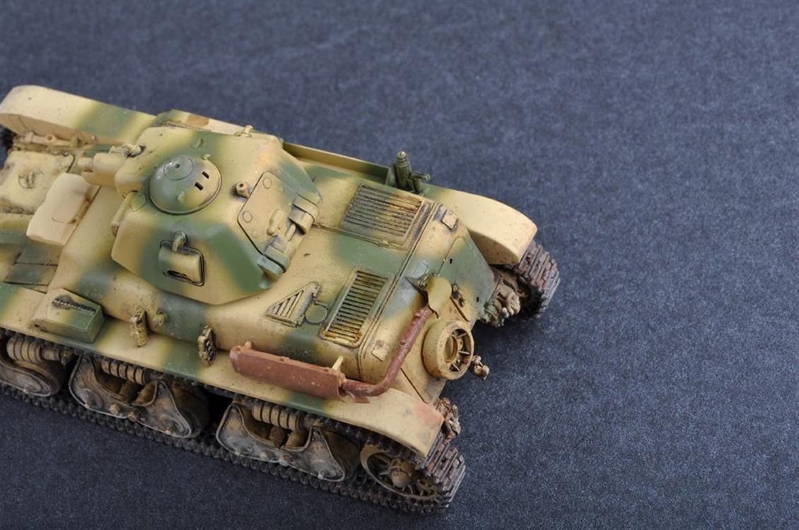 HobbyBoss 83806 1/35 Ölçek, Fransız R-35 Hafif Piyade Tankı, Plastik Model Kiti