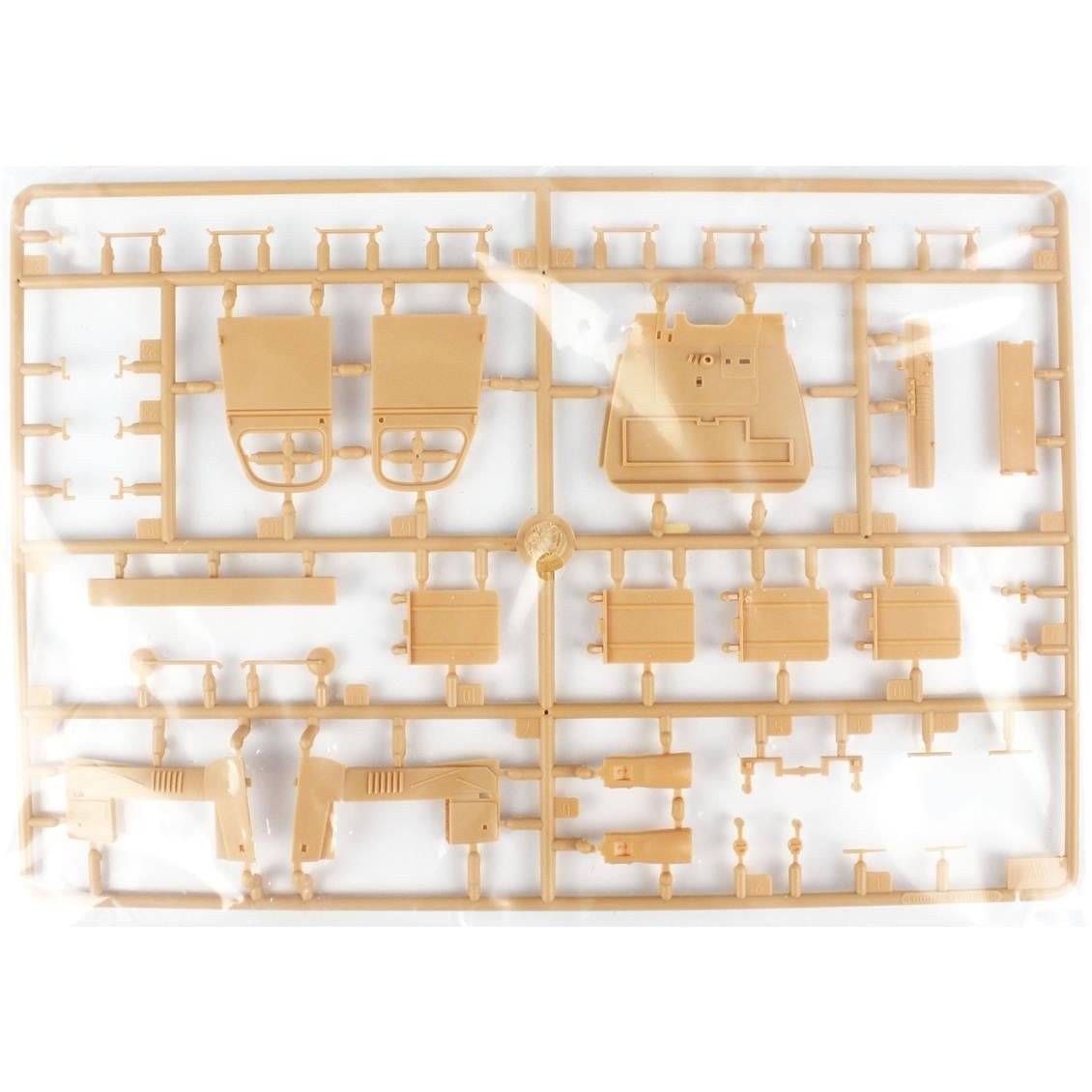 HobbyBoss 83830 1/35 Ölçek, CCKW 750 gallon Tanker, Askeri Kamyon, Plastik Model Kiti