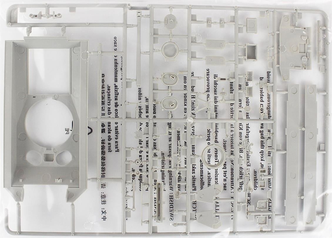 HobbyBoss 84804 1/48 Ölçek, M4A3E8 Tankı, Plastik Model Kiti