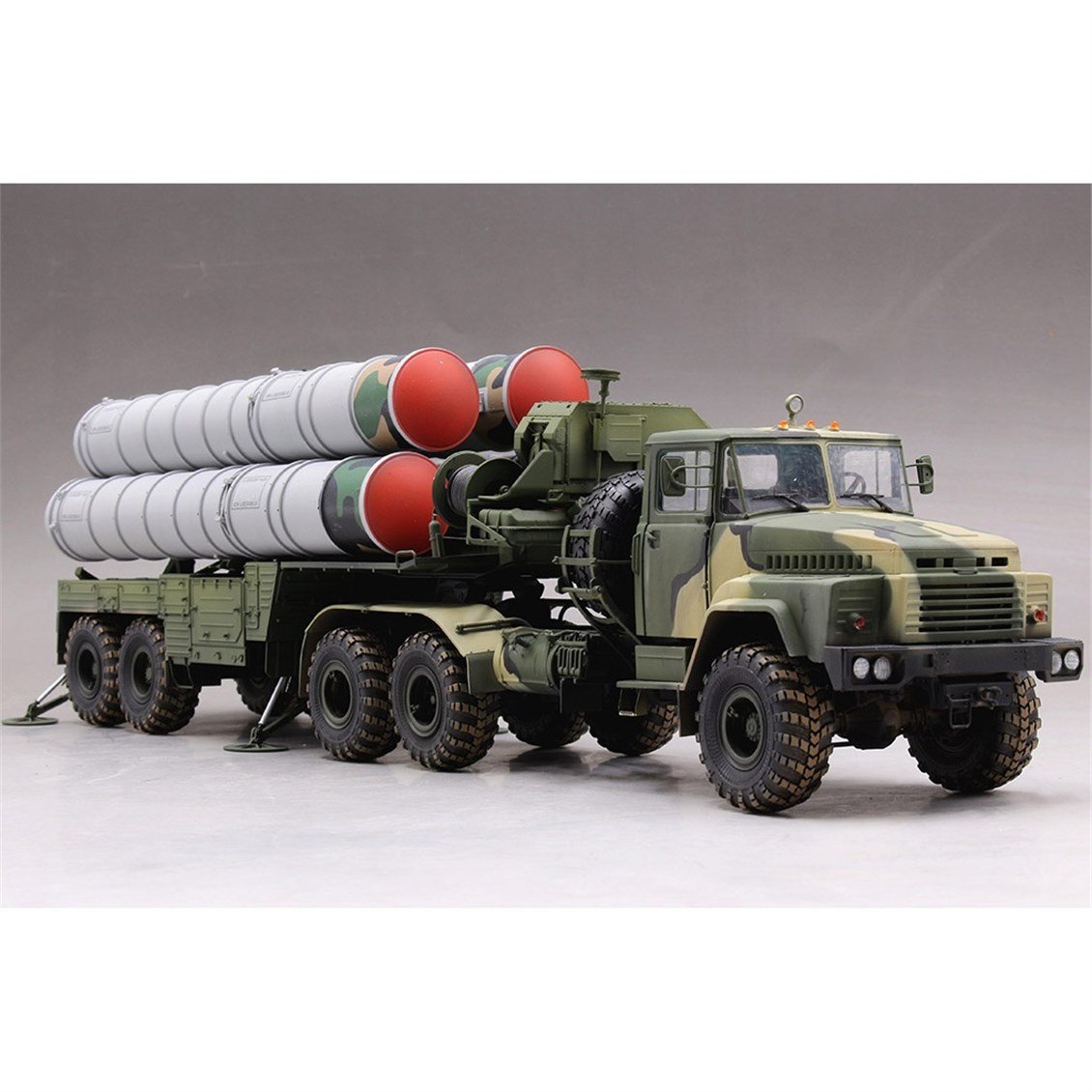 Hobbyboss 85511 1/35 Ölçek, Rus KrAZ-260B Çekici ile 5P85TE TEL S-300PMU Füze Rampası, Plastik Model Kiti
